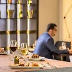 Hotel Mercure Centre Cathedrale 4*