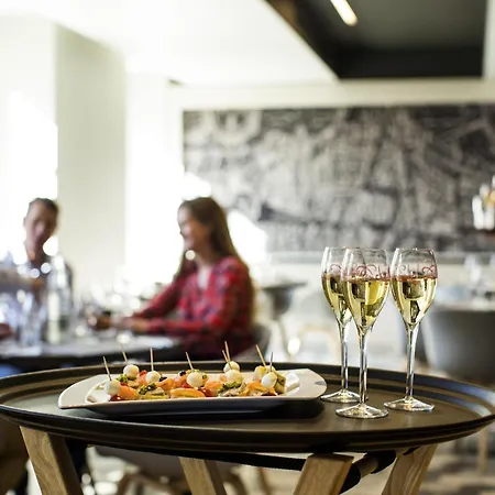 ホテル メルキュール サントル カテドラル 4*