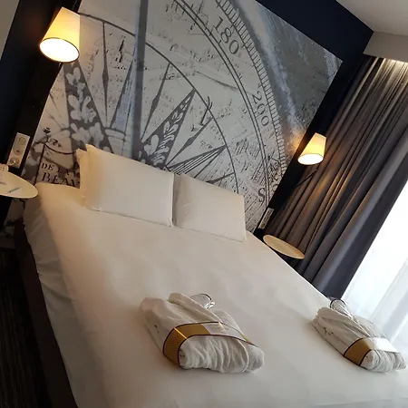 Mercure Centre Cathedrale Hotel 4*