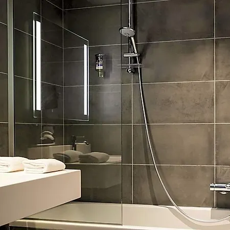 Mercure Centre Cathedrale מלון בווה