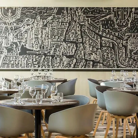 Hotel Mercure Centre Cathedrale 4*