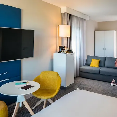 Hotel Mercure Centre Cathedrale 4*